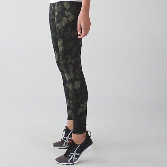 lululemon athletica Pants - 🦋 RARE!! Lululemon - Wonder Under camo leggings